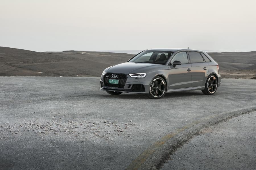  Audi RS3 Sportback (8V) 2017 года  (WW) (фото 32 из 40)